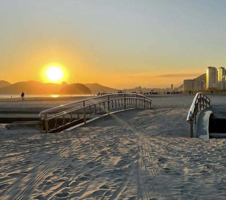 Apartamento Em Santos No Gonzaga Em Frente A Praia ภายนอก รูปภาพ